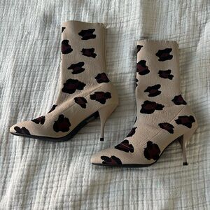 Leopard Print Stiletto Sock Boots Stuart Weitzman Beige and Brown size 7.5